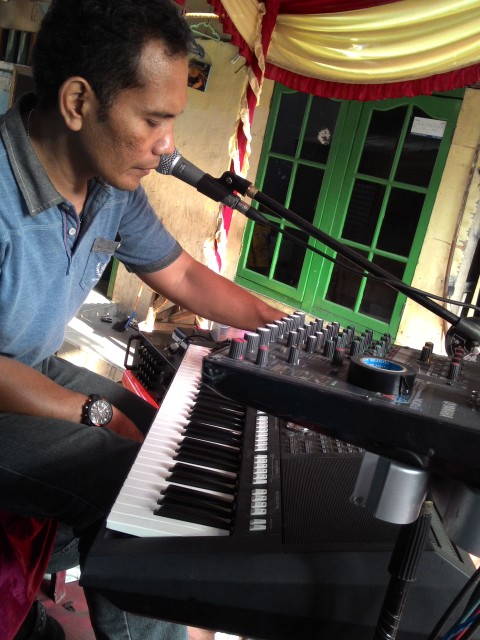 Organ tunggal,sound system,singer