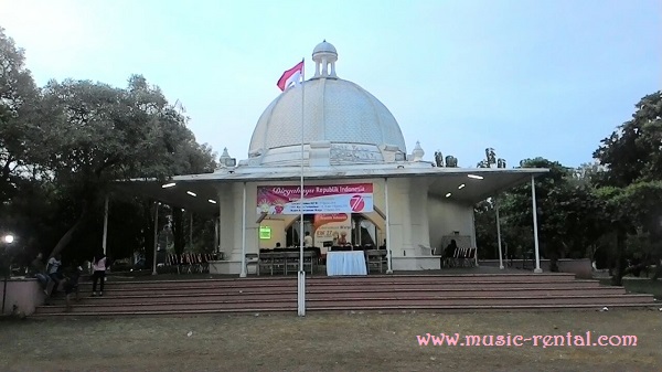 Gazebo Kota Wisata Cluster Florida HUT RI 71