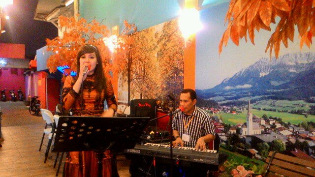 Sewa Organ Tunggal Ulang Tahun 17th di Cafe WOI Kebon Jeruk Jakarta Barat
